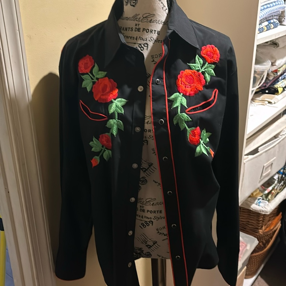 Embroidered western style shirt